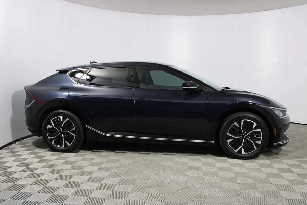 Used 2024 Kia EV6 Wind RWD image 30