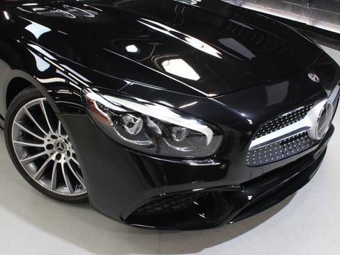 Used 2017 Mercedes-Benz SL 550 image 10