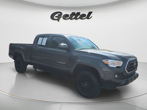 Certified 2020 Toyota Tacoma SR5 image 3