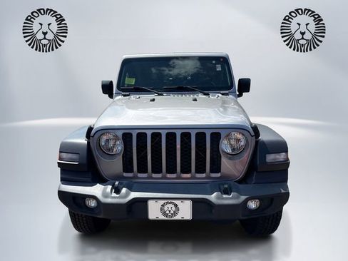 Used 2020 Jeep Gladiator Sport w/ Quick Order Package 24S AWD/4WD image 2