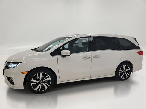 Used 2018 Honda Odyssey Elite image 4