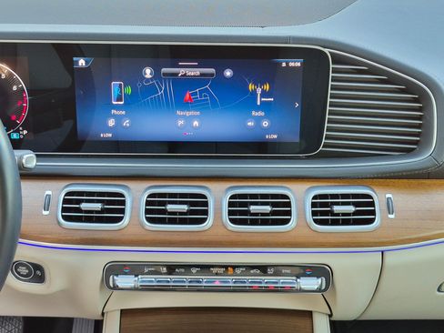 Certified 2024 Mercedes-Benz GLS 450 4MATIC image 32