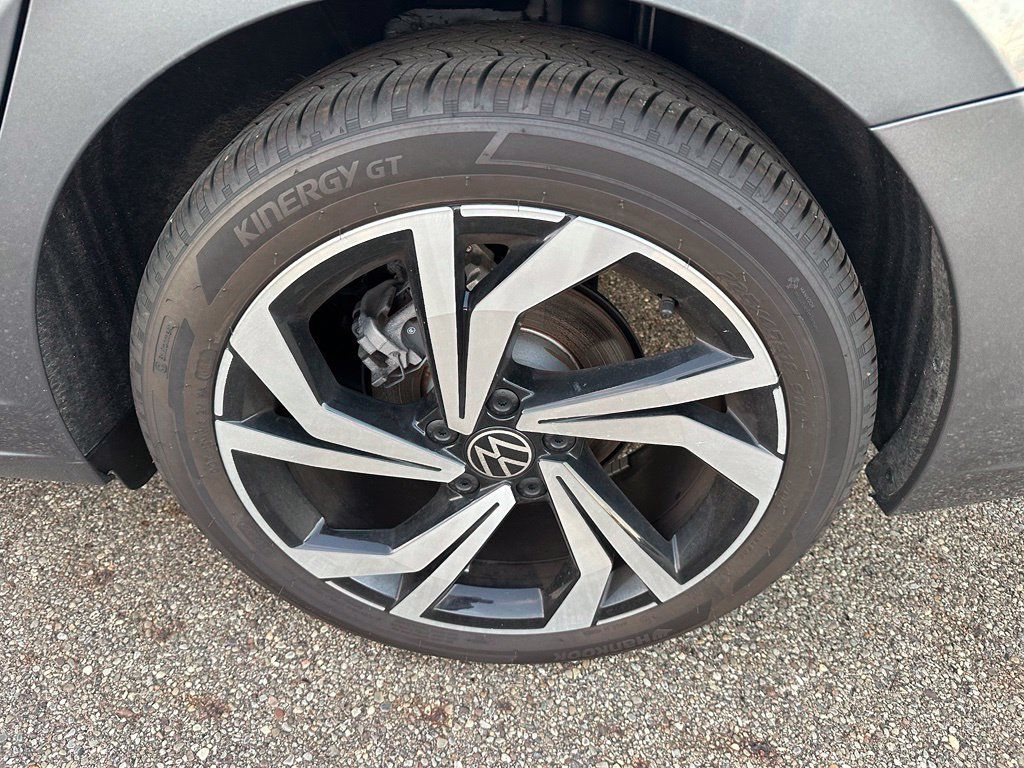 Used 2025 Volkswagen Jetta SEL FWD image 8