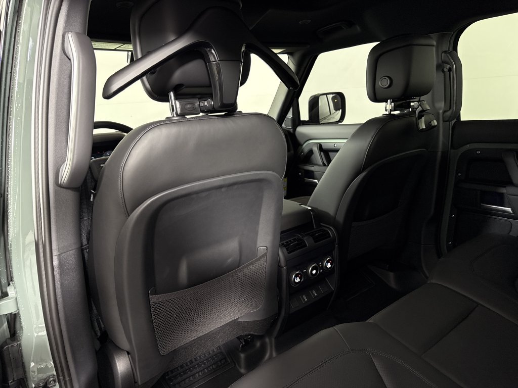 New 2026 Land Rover Defender 110 AWD/4WD image 30