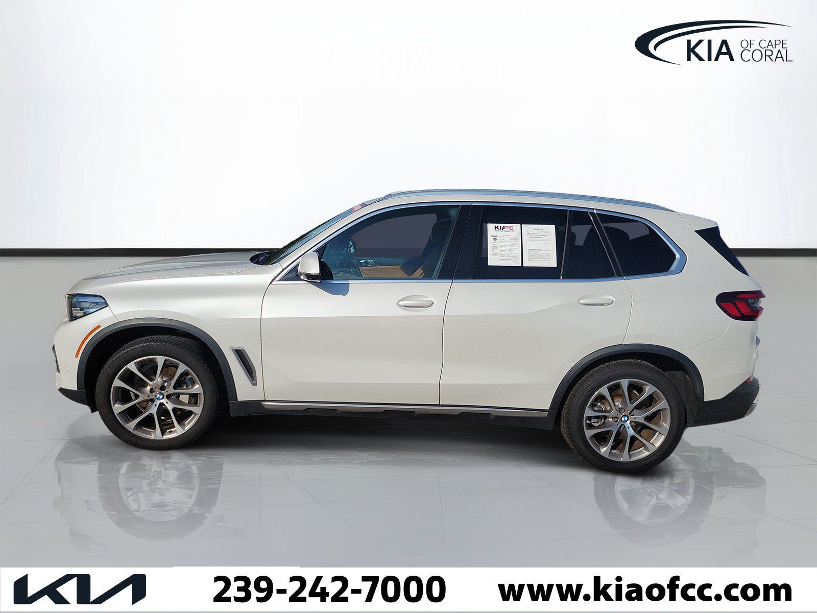 Used 2023 BMW X5 xDrive40i w/ Premium Package AWD/4WD image 4