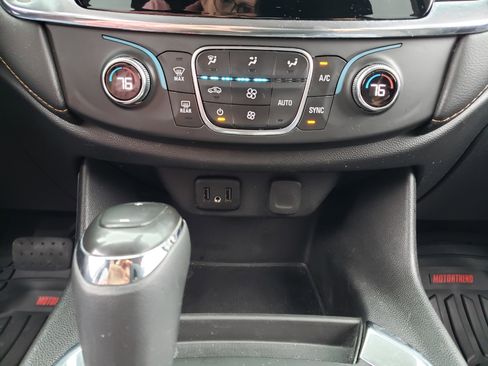 Used 2020 Chevrolet Traverse LS image 21