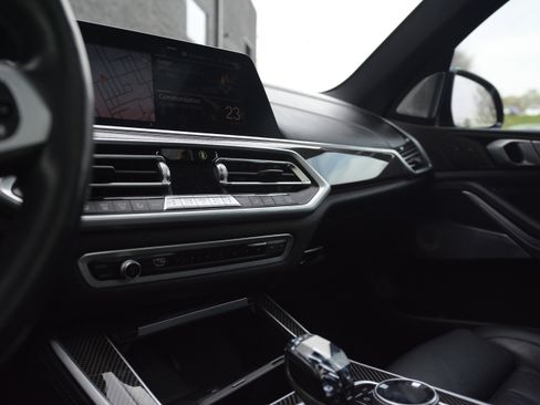 Used 2021 BMW X5 M50i w/ Executive Package image 21