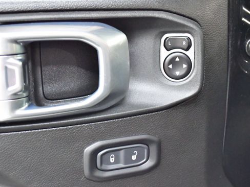Used 2024 Jeep Wrangler Unlimited AWD/4WD image 11