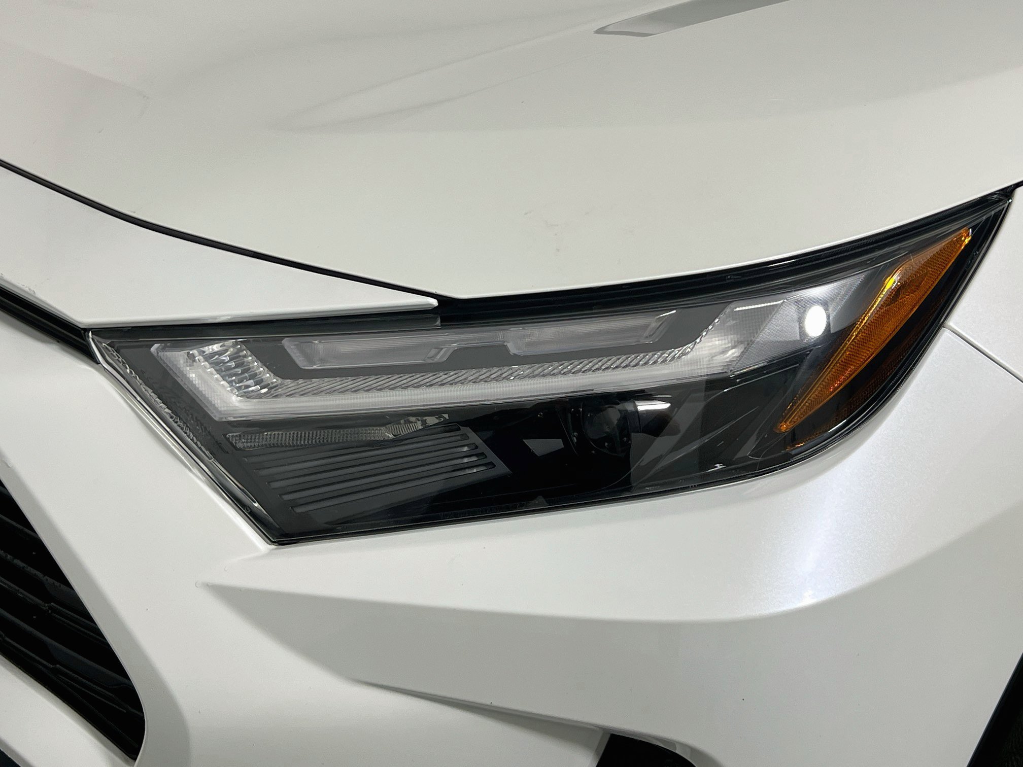 Used 2022 Toyota RAV4 XSE AWD/4WD image 11