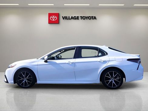 Certified 2023 Toyota Camry SE image 2