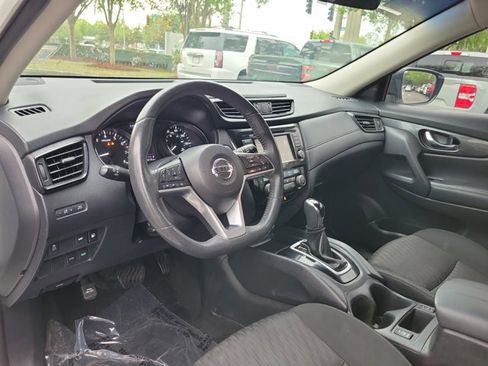 Used 2018 Nissan Rogue SV FWD image 18