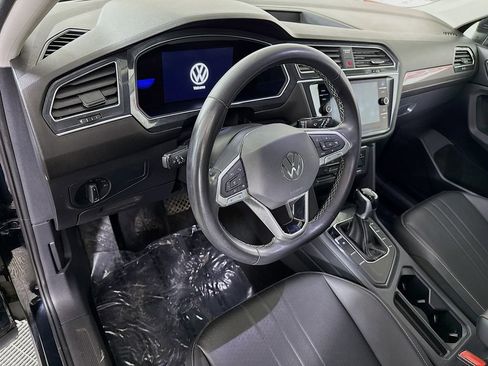 Used 2023 Volkswagen Tiguan SE image 17
