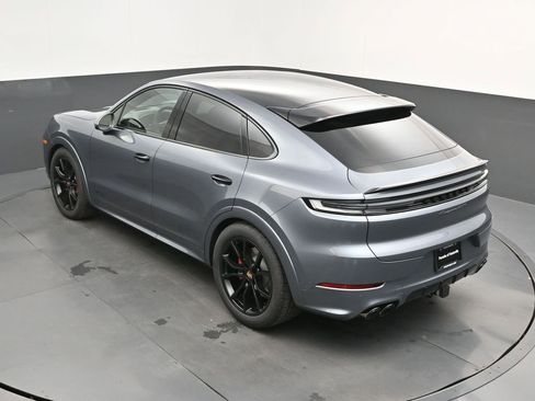 New 2026 Porsche Cayenne GTS image 26