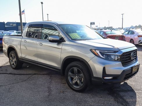Used 2023 Honda Ridgeline RTL-E image 3