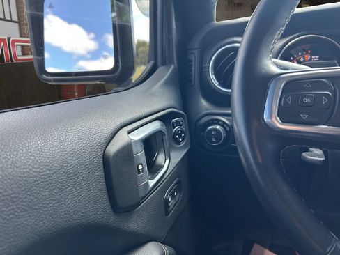 Used 2021 Jeep Gladiator Overland AWD/4WD image 22