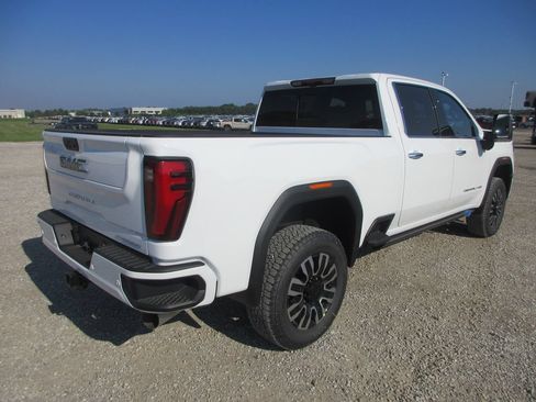 New 2026 GMC Sierra 3500 Denali Ultimate AWD/4WD image 5