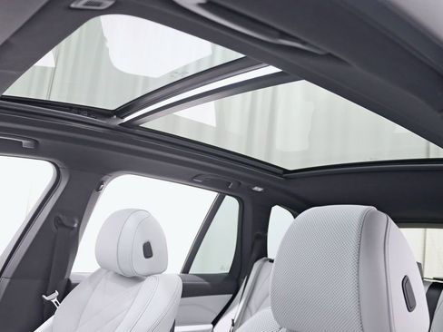 Used 2024 BMW X5 xDrive40i w/ M Sport Package image 30