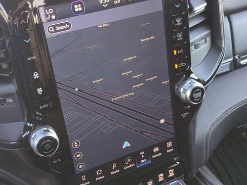 Used 2024 RAM 2500 Limited image 14