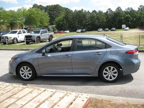 Used 2020 Toyota Corolla LE FWD image 7