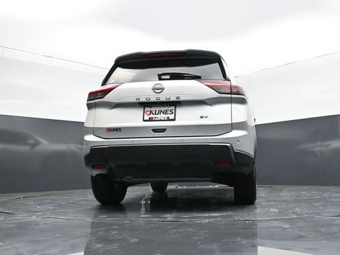 Used 2024 Nissan Rogue SV FWD image 51