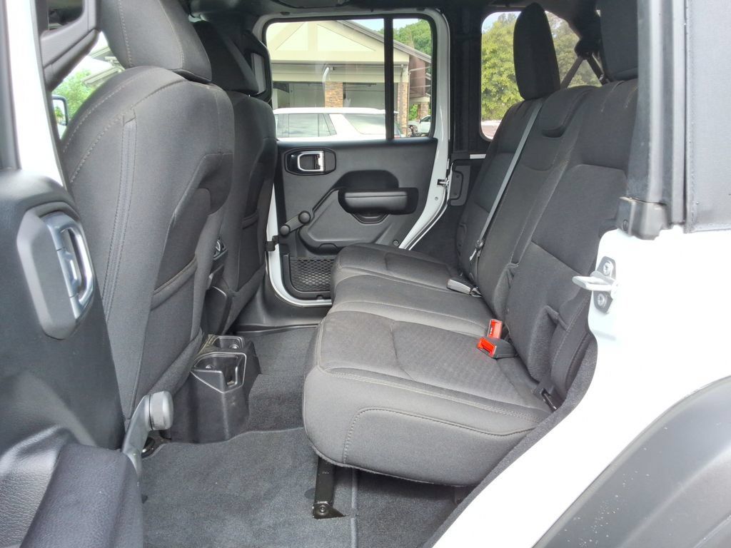Used 2018 Jeep Wrangler Unlimited Sport AWD/4WD image 21