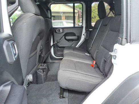 Used 2018 Jeep Wrangler Unlimited Sport AWD/4WD image 21