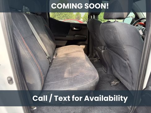 Used 2020 Toyota Tacoma TRD Off-Road w/ Technology Package AWD/4WD image 11
