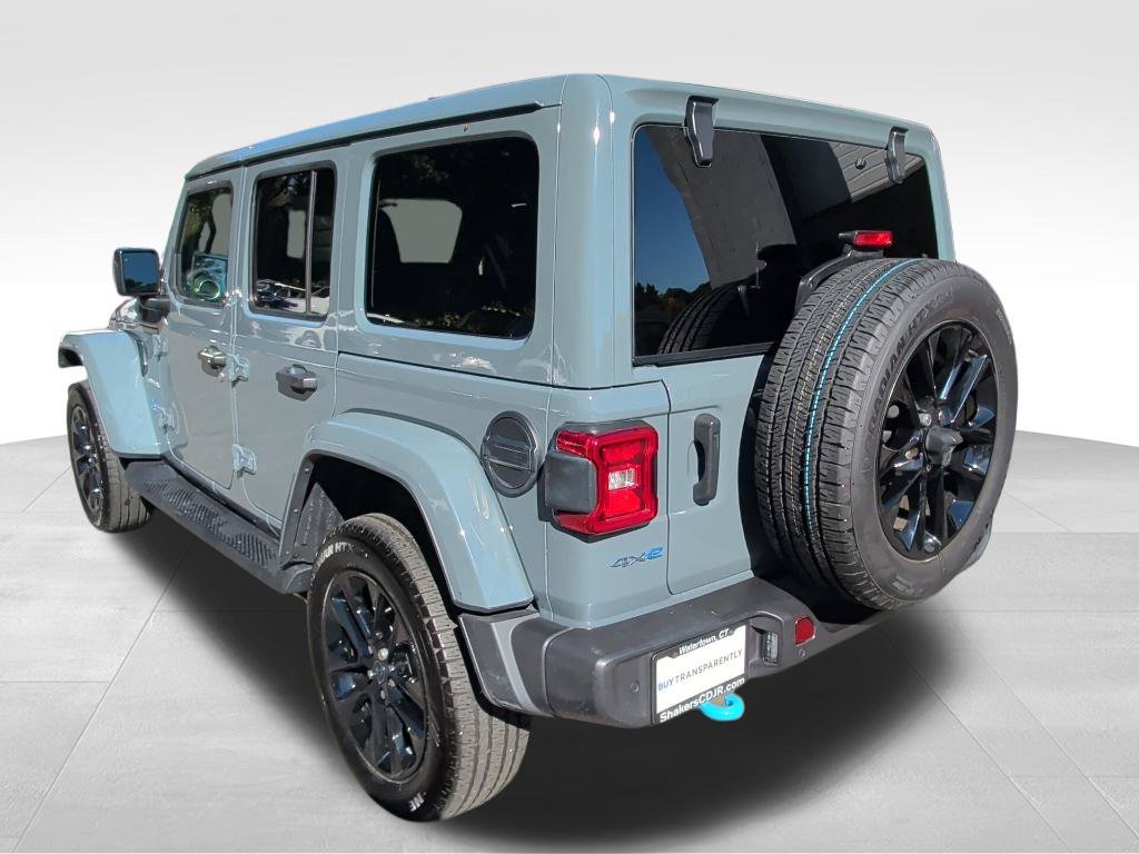 Used 2024 Jeep Wrangler Unlimited Sahara w/ Technology Group AWD/4WD image 3