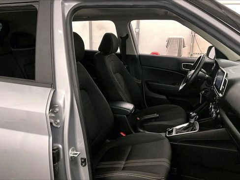 Used 2022 Hyundai Venue SEL image 7