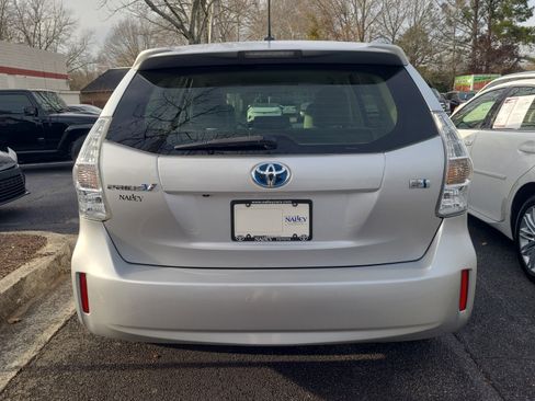 Used 2014 Toyota Prius V Two image 5