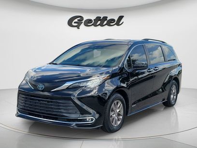 Certified 2021 Toyota Sienna XLE w/ XLE Plus Package