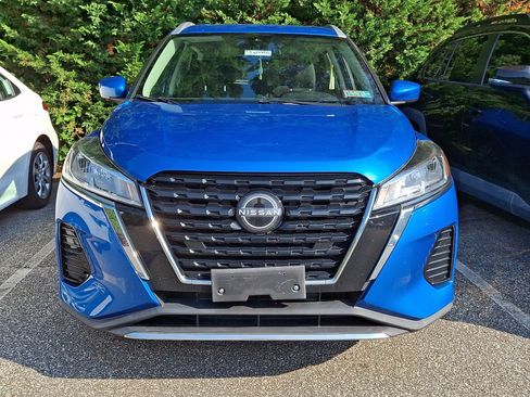 Used 2022 Nissan Kicks SV FWD image 2