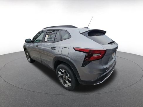 Used 2025 Chevrolet Trax LT image 6