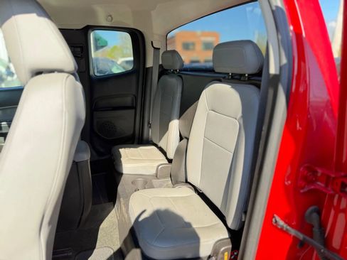 Used 2018 Chevrolet Colorado W/T AWD/4WD image 22