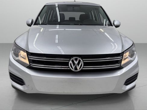 Used 2014 Volkswagen Tiguan S image 6