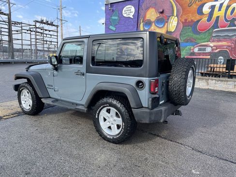 Used 2015 Jeep Wrangler Sport AWD/4WD image 3