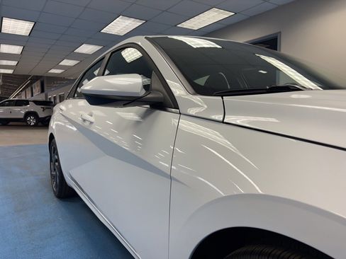 Used 2025 Hyundai Elantra SEL image 4