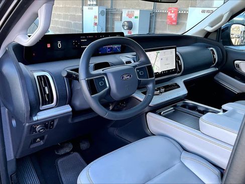 Used 2025 Ford Expedition Max Active image 18