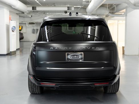 Used 2023 Land Rover Range Rover Autobiography image 4