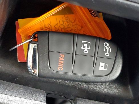 Used 2025 RAM ProMaster 2500 w/ Storage Group image 18