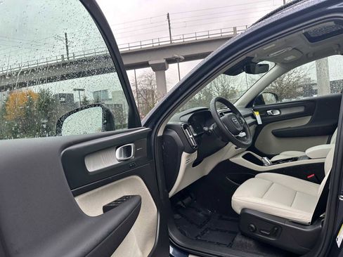 New 2026 Volvo XC40 B5 Ultra w/ Climate Package image 20