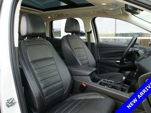 Used 2017 Ford Escape Titanium image 39
