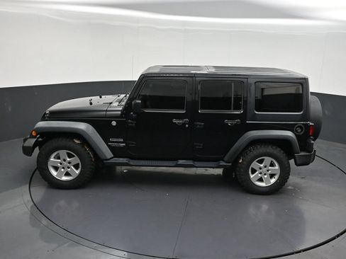 Used 2018 Jeep Wrangler Unlimited Sport S AWD/4WD image 16