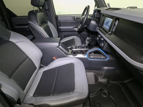 Used 2023 Ford Bronco Black Diamond AWD/4WD image 17