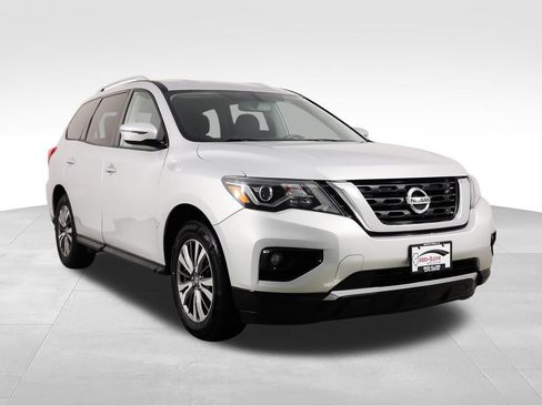 Used 2019 Nissan Pathfinder SV FWD image 11