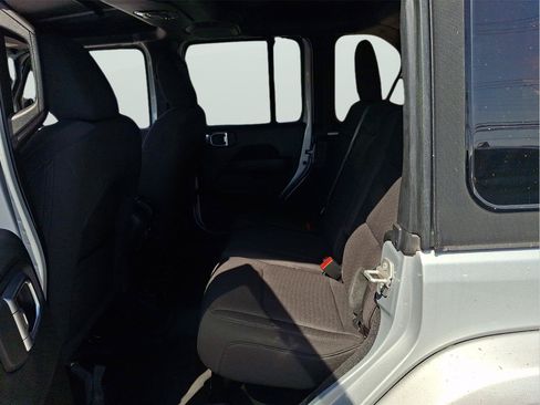 Used 2023 Jeep Wrangler Unlimited Sahara AWD/4WD image 8