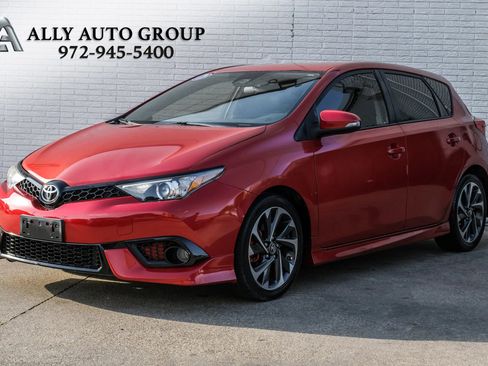 Used 2018 Toyota Corolla iM FWD image 1