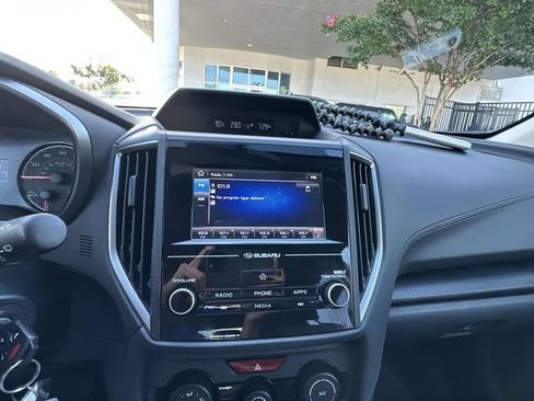 Used 2018 Subaru Crosstrek 2.0i Premium w/ Moonroof Package AWD/4WD image 16
