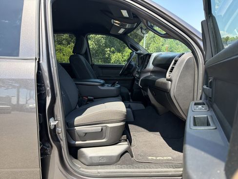 Used 2024 RAM 2500 Tradesman w/ Chrome Appearance Group AWD/4WD image 32