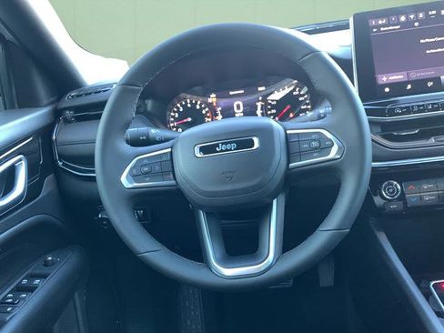New 2026 Jeep Compass Latitude image 24